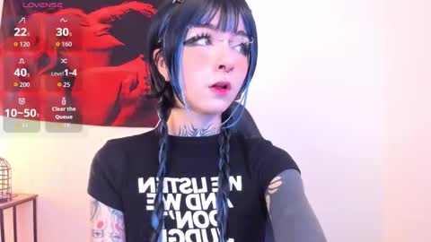 Snapshot of cyberia____________________ chatting on November 26, 3:40 am cel I am independent Help me reach 200 thumbs up uwu online show from November 26, 3:40 am