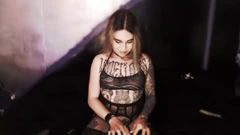 Snapshot of cybertrouble_ chatting on February 1, 10:44 pm Nikki online show from February 1, 10:44 pm