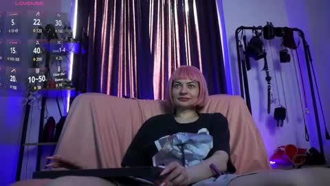 Snapshot of cyberxgoddess_ chatting on February 15, 8:11 am Lily Goddess online show from February 15, 8:11 am