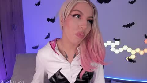 Snapshot of cyberzoe chatting on October 29, 12:46 am cyber zoe online show from October 29, 12:46 am