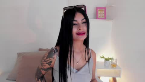 Snapshot of cylie_lee chatting on January 4, 8:16 pm Cylie online show from January 4, 8:16 pm