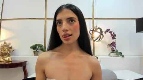 Cynthia1fox online show from April 22, 3:20 am