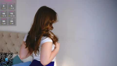 Snapshot of cyrstalcuddihee chatting on February 11, 6:07 am Alice online show from February 11, 6:07 am