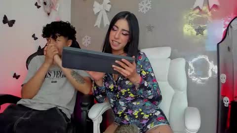 cyrusandgrase online show from December 2, 5:57 am