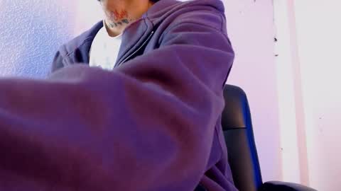 Snapshot of d4ni_king chatting on December 19, 2:51 am d4ni_king online show from December 19, 2:51 am