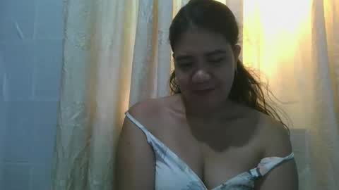 Snapshot of d84real chatting on October 19, 11:27 pm Virg online show from October 19, 11:27 pm