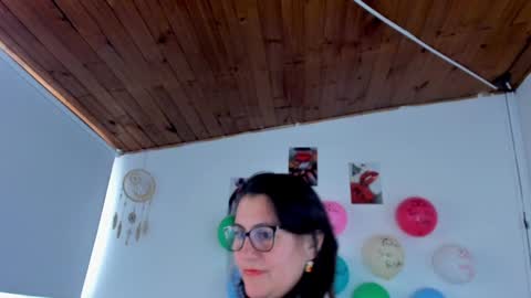 Snapshot of d_martii chatting on February 1, 8:26 pm Mia online show from February 1, 8:26 pm