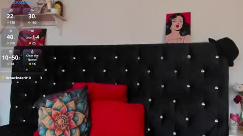 Snapshot of d_martii chatting on February 14, 6:19 pm Mia online show from February 14, 6:19 pm