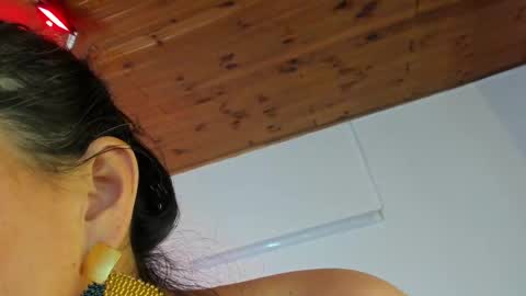 Snapshot of d_martii chatting on February 15, 3:06 pm Mia online show from February 15, 3:06 pm