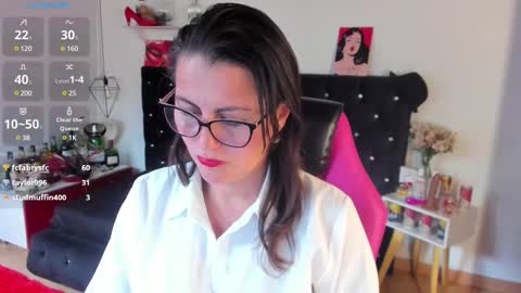 Snapshot of d_martii chatting on February 22, 8:31 pm Mia online show from February 22, 8:31 pm