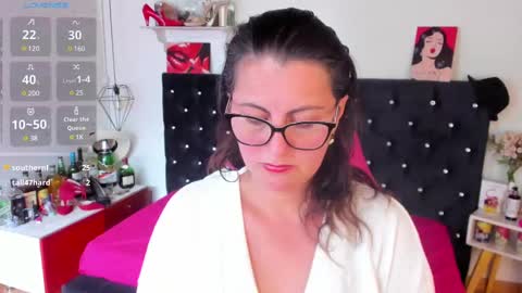 Snapshot of d_martii chatting on February 25, 6:20 pm Mia online show from February 25, 6:20 pm