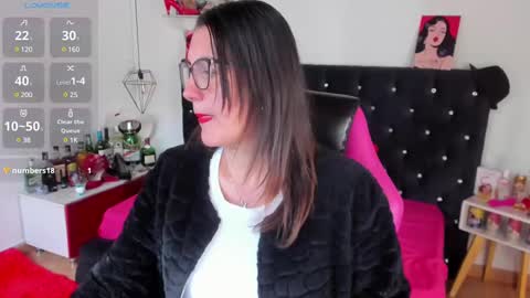 Snapshot of d_martii chatting on February 28, 12:42 pm Mia online show from February 28, 12:42 pm