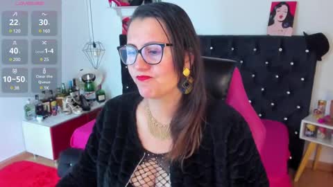 Snapshot of d_martii chatting on March 5, 12:33 pm Mia online show from March 5, 12:33 pm