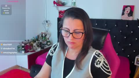 Snapshot of d_martii chatting on March 7, 6:11 pm Mia online show from March 7, 6:11 pm