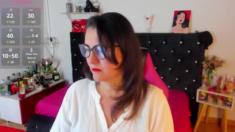 Snapshot of d_martii chatting on March 9, 11:14 am Mia online show from March 9, 11:14 am