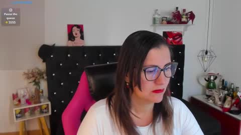 Snapshot of d_martii chatting on March 11, 12:06 pm Mia online show from March 11, 12:06 pm