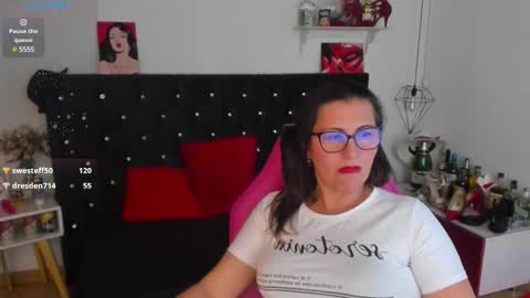 Snapshot of d_martii chatting on March 11, 6:19 pm Mia online show from March 11, 6:19 pm