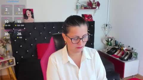 Snapshot of d_martii chatting on March 12, 12:26 pm Mia online show from March 12, 12:26 pm