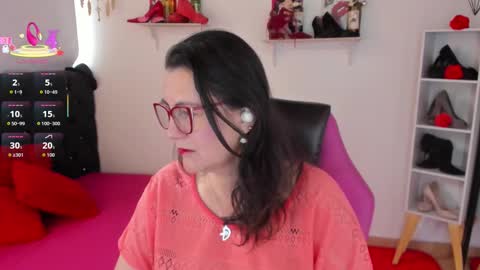 Snapshot of d_martii chatting on September 11, 12:27 pm Mia online show from September 11, 12:27 pm