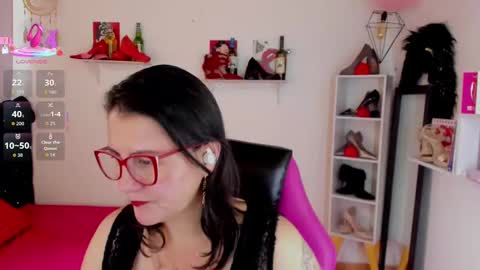 Snapshot of d_martii chatting on September 18, 12:40 pm Mia online show from September 18, 12:40 pm