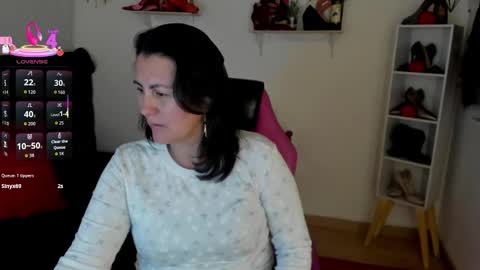 Snapshot of d_martii chatting on September 20, 11:28 pm Mia online show from September 20, 11:28 pm