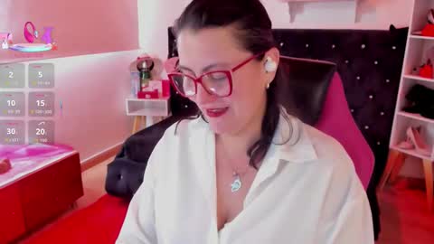 Snapshot of d_martii chatting on September 26, 2:10 pm Mia online show from September 26, 2:10 pm