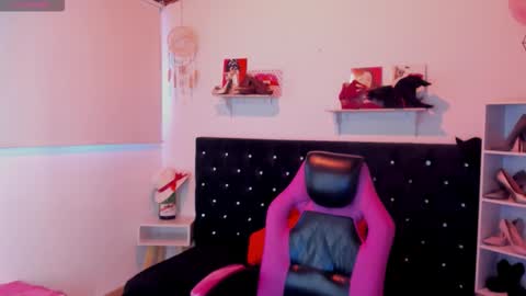 Snapshot of d_martii chatting on September 27, 11:37 am Mia online show from September 27, 11:37 am