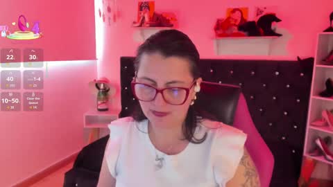 Snapshot of d_martii chatting on October 2, 1:40 pm Mia online show from October 2, 1:40 pm