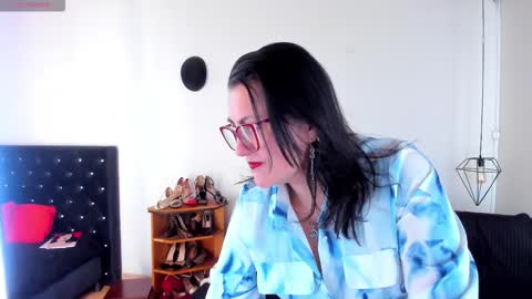 Snapshot of d_martii chatting on October 27, 1:26 pm Mia online show from October 27, 1:26 pm