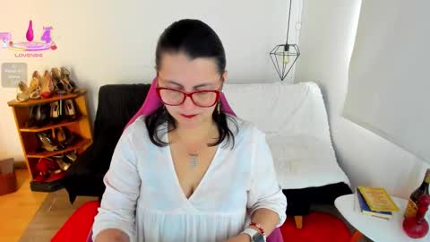 Snapshot of d_martii chatting on October 28, 1:47 pm Mia online show from October 28, 1:47 pm