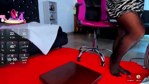 Snapshot of d_martii chatting on November 7, 1:44 pm Mia online show from November 7, 1:44 pm