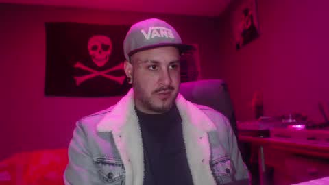 Snapshot of dabirdfree chatting on January 4, 8:59 pm Destroyer online show from January 4, 8:59 pm