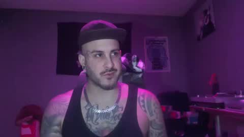 Snapshot of dabirdfree chatting on February 9, 7:30 pm Destroyer online show from February 9, 7:30 pm