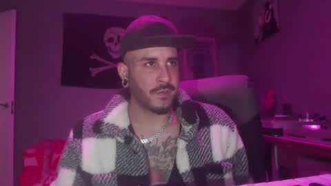 Snapshot of dabirdfree chatting on November 13, 1:04 am Destroyer online show from November 13, 1:04 am