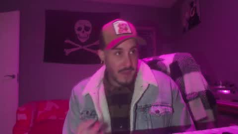 Snapshot of dabirdfree chatting on November 19, 7:14 pm Destroyer online show from November 19, 7:14 pm