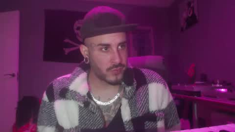 Snapshot of dabirdfree chatting on November 26, 1:50 am Destroyer online show from November 26, 1:50 am