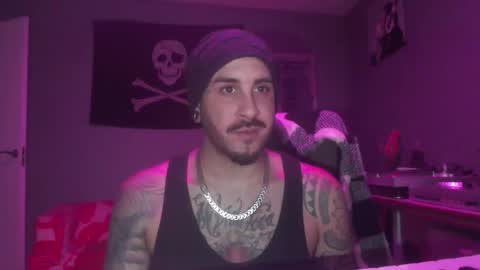 Snapshot of dabirdfree chatting on November 28, 6:16 am Destroyer online show from November 28, 6:16 am