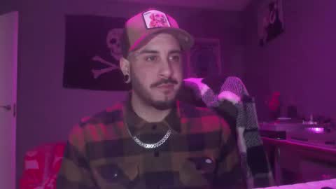 Snapshot of dabirdfree chatting on November 30, 2:15 am Destroyer online show from November 30, 2:15 am