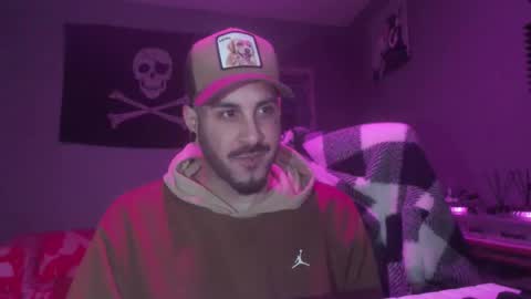 Snapshot of dabirdfree chatting on December 22, 3:47 am Destroyer online show from December 22, 3:47 am