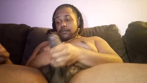 Snapshot of daboss233 chatting on February 4, 12:29 am Saucy papi online show from February 4, 12:29 am