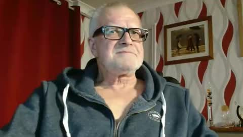 Snapshot of daddiescockforyou chatting on November 17, 8:58 pm Brian ... online show from November 17, 8:58 pm