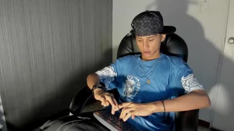 Snapshot of daddy_darcks chatting on September 11, 8:53 pm daddy_darcks online show from September 11, 8:53 pm