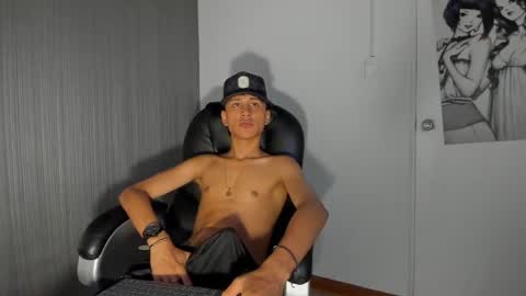 Snapshot of daddy_darcks chatting on September 12, 9:04 pm daddy_darcks online show from September 12, 9:04 pm