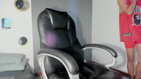 Snapshot of daddy_darcks chatting on September 22, 8:22 pm daddy_darcks online show from September 22, 8:22 pm