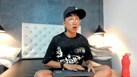 Snapshot of daddy_darcks chatting on October 10, 8:19 pm daddy_darcks online show from October 10, 8:19 pm