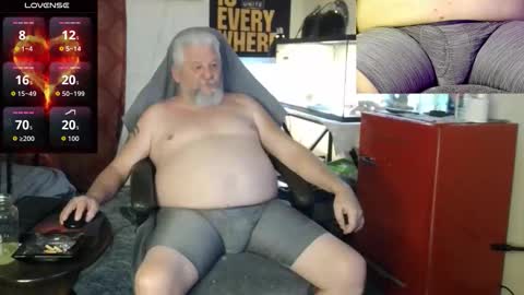 Snapshot of daddydom4fun chatting on December 2, 10:16 pm Daddydom4fun online show from December 2, 10:16 pm