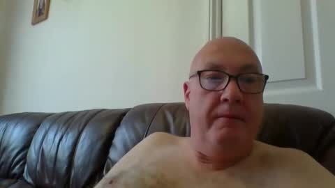 daddyhere4uall6 online show from October 18, 8:26 am