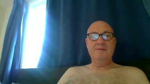 daddyhere4uall6 online show from October 21, 7:09 am