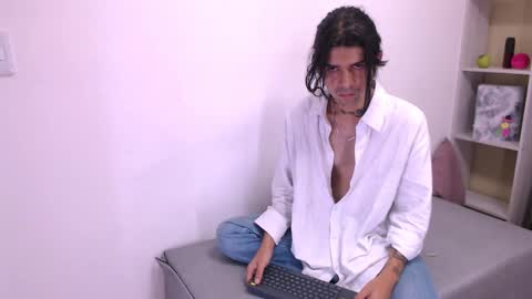 tayler online show from March 7, 10:35 am