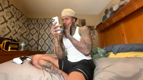 Snapshot of daddyjanimal chatting on November 24, 4:56 am sexy tatted king bbc online show from November 24, 4:56 am